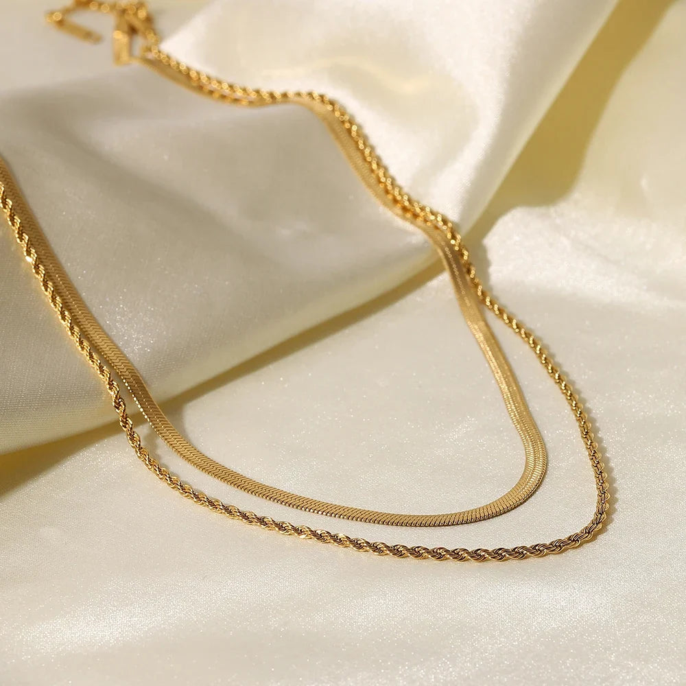 Détail du collier Névya