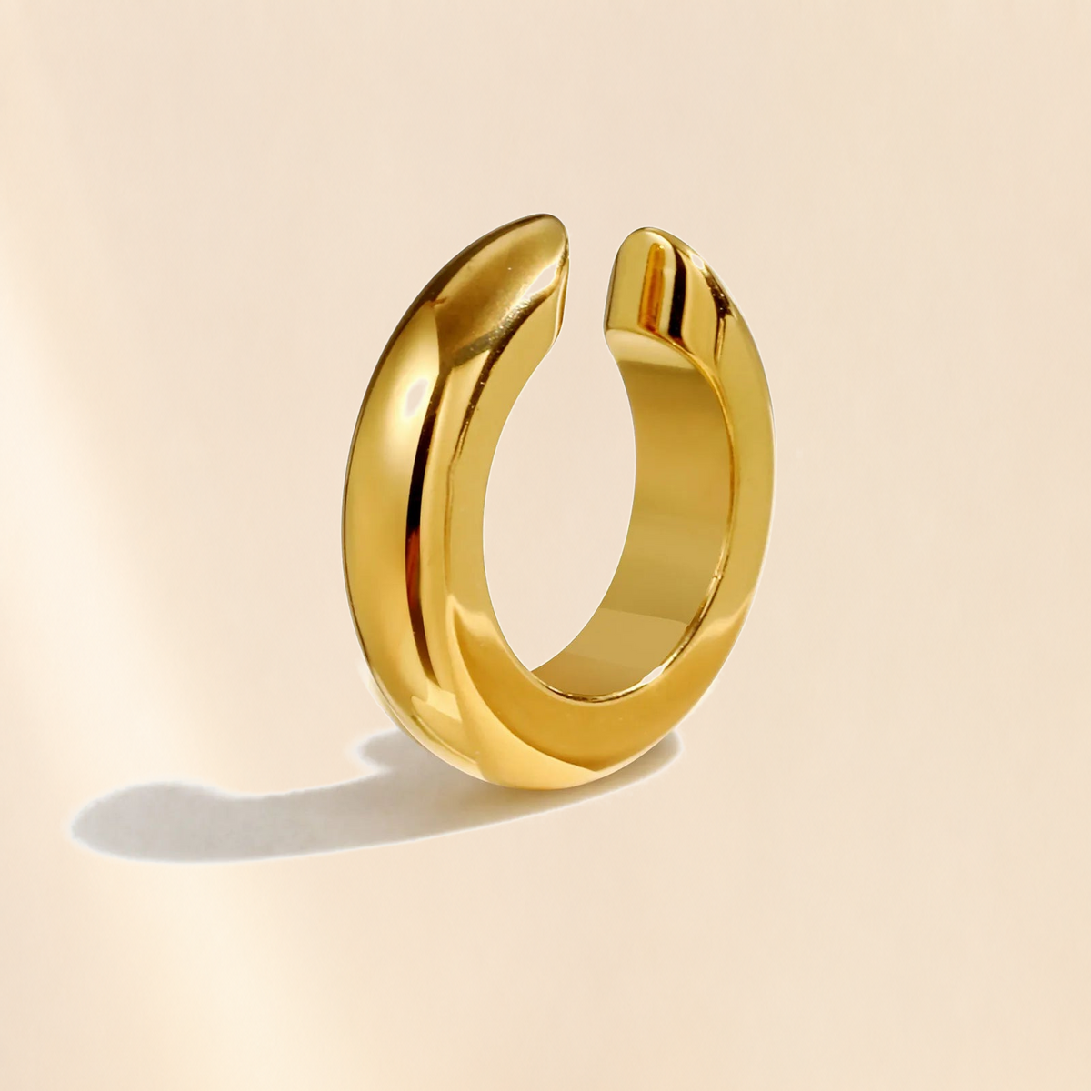 Ear cuff Malia Plume doré sur fond ivoire Aliara